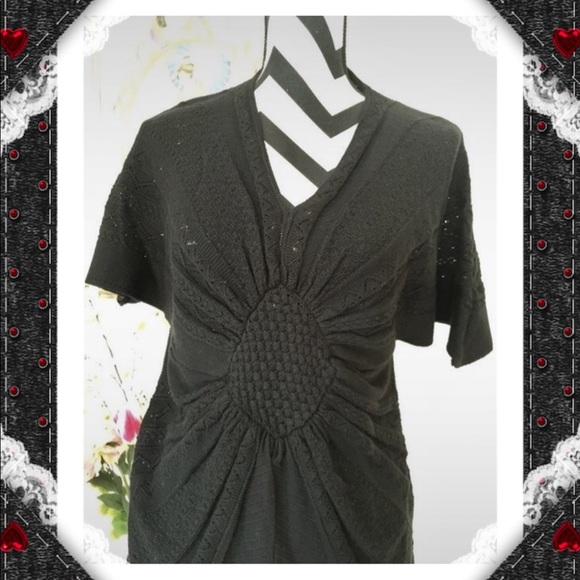 Super Cute Black Short Sleeve Knit Top - Picture 3 of 6
